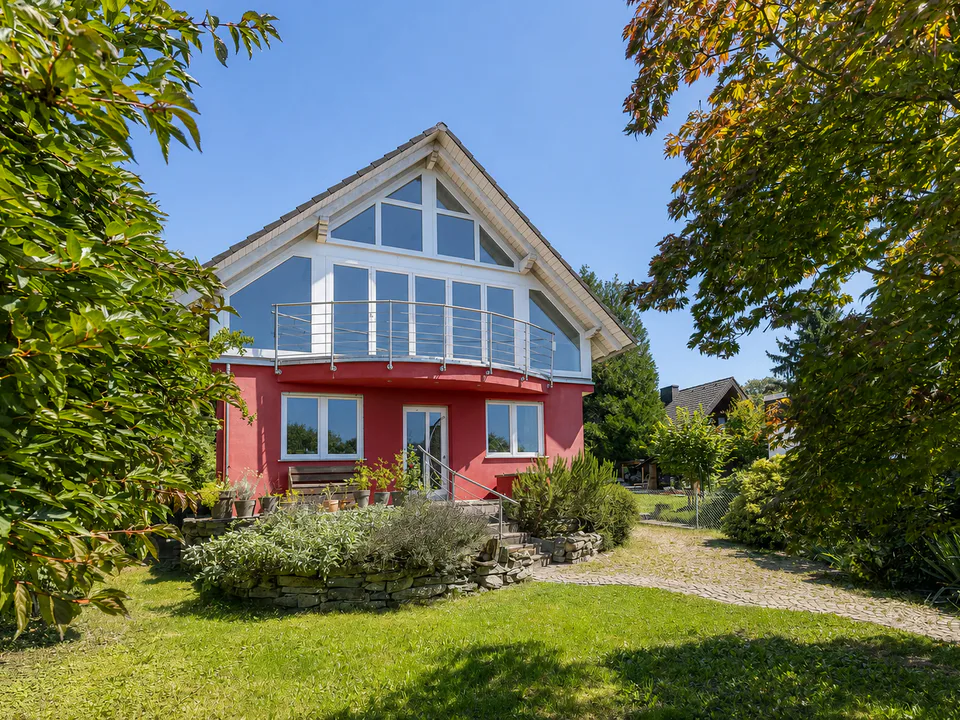 Verkaufte Villa im Vordertaunus mit Garten