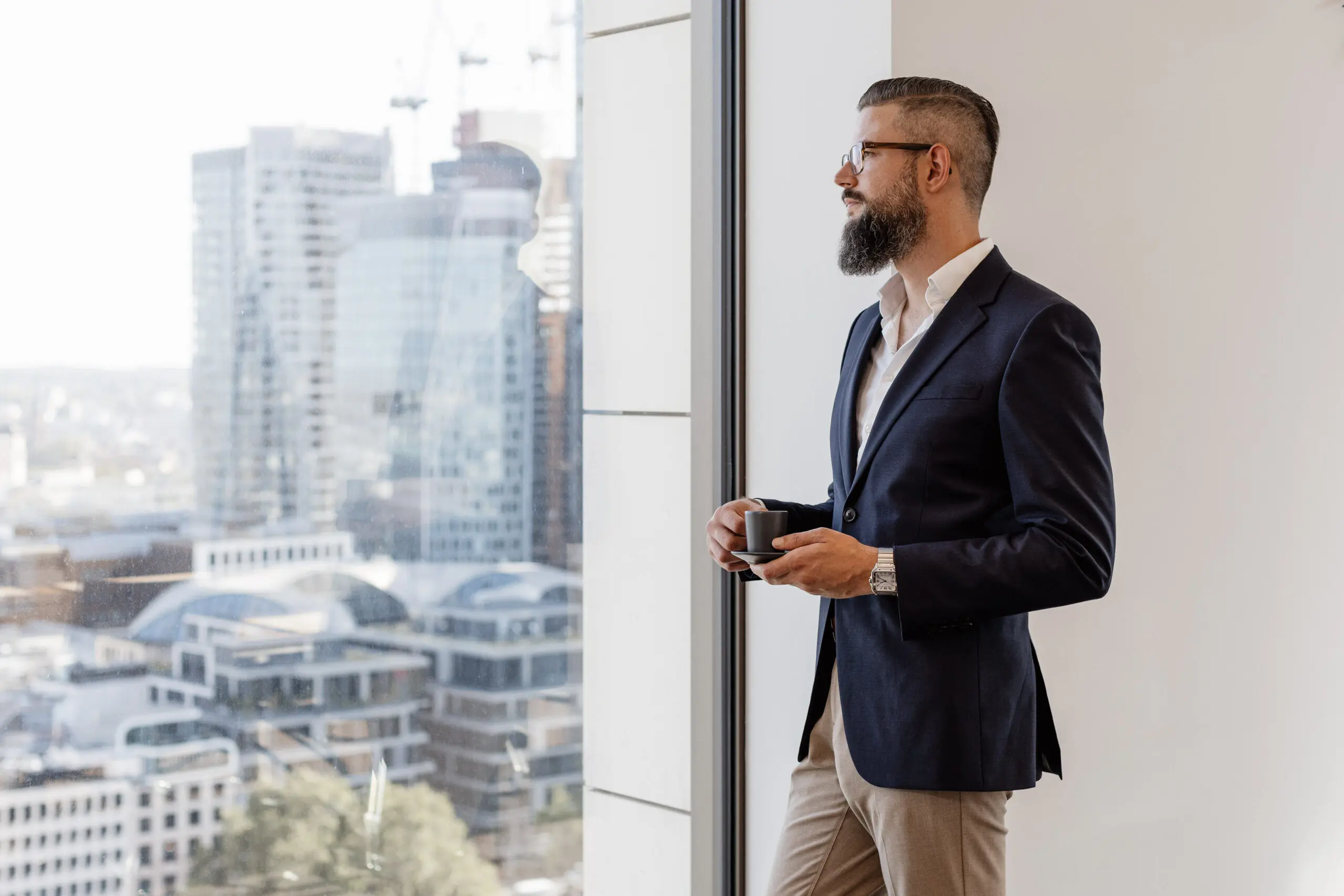 Immobilienmakler mit Bart - Marc Härter Immobilien