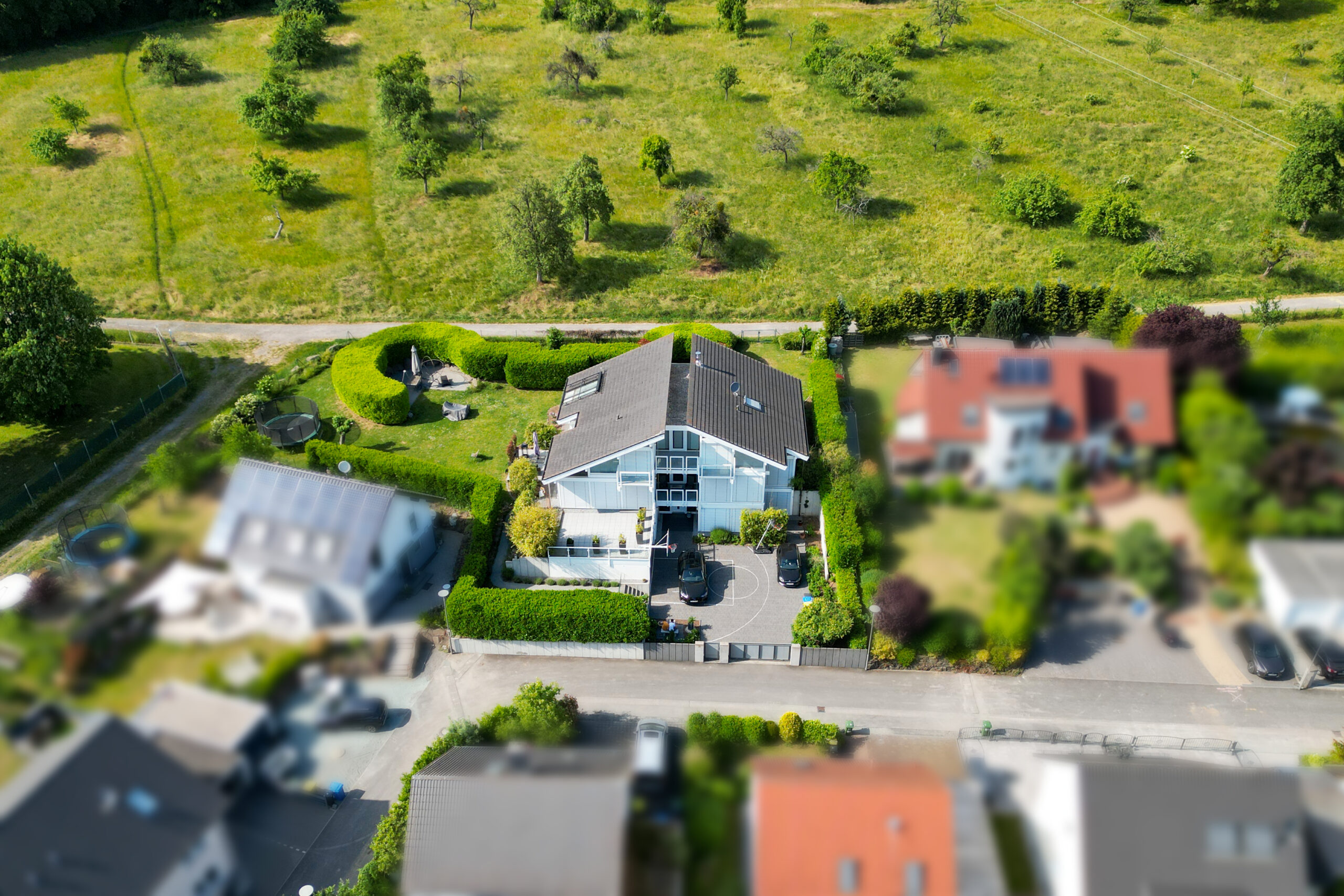 Hochwertige Design-Villa am Feldrand Hochwertige Design-Villa am Feldrand