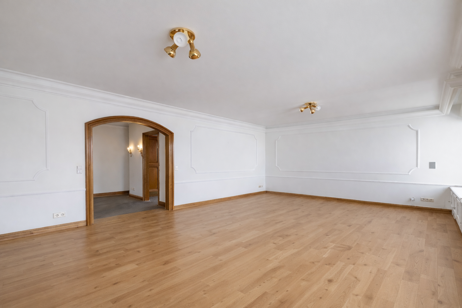 Lichtdurchflutetes Zuhause mit Panorama-Terrassen Lichtdurchflutetes Zuhause mit Panorama-Terrassen