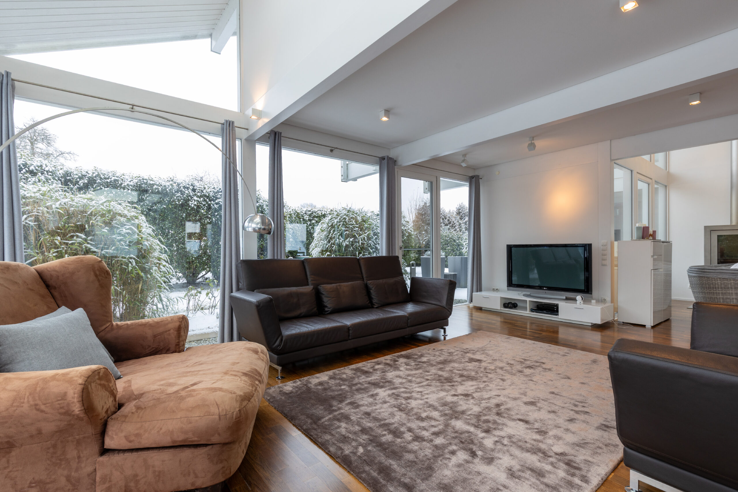 Hochwertige Design-Villa am Feldrand Hochwertige Design-Villa am Feldrand