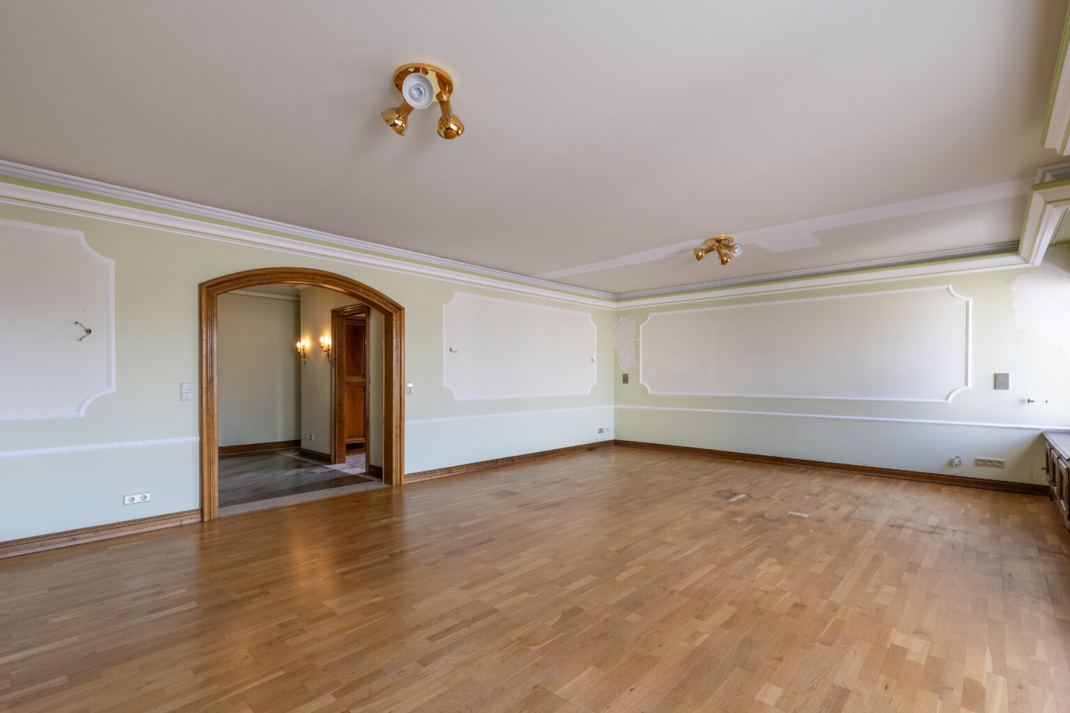 Lichtdurchflutetes Zuhause mit Panorama-Terrassen Lichtdurchflutetes Zuhause mit Panorama-Terrassen