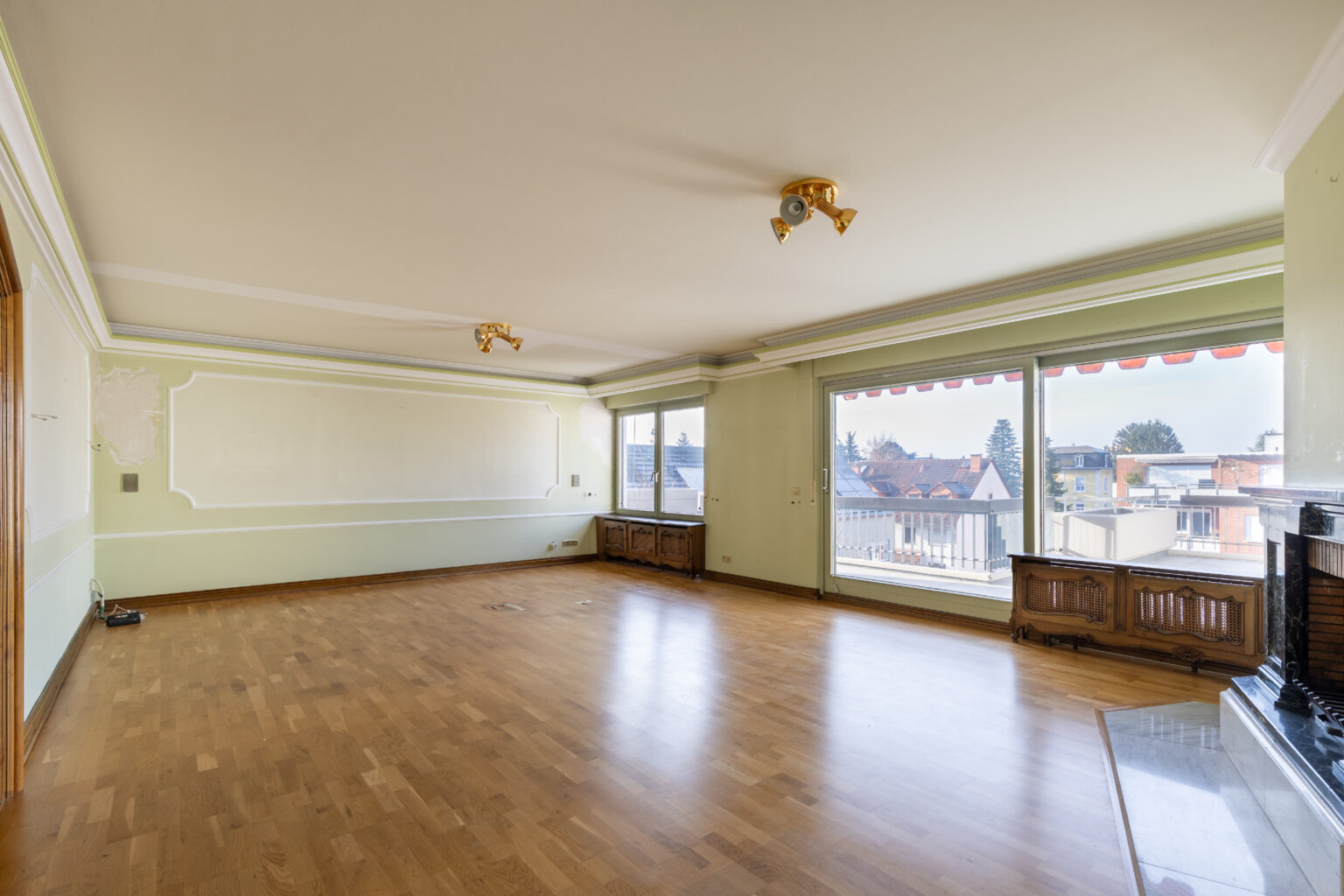 Lichtdurchflutetes Zuhause mit Panorama-Terrassen Lichtdurchflutetes Zuhause mit Panorama-Terrassen