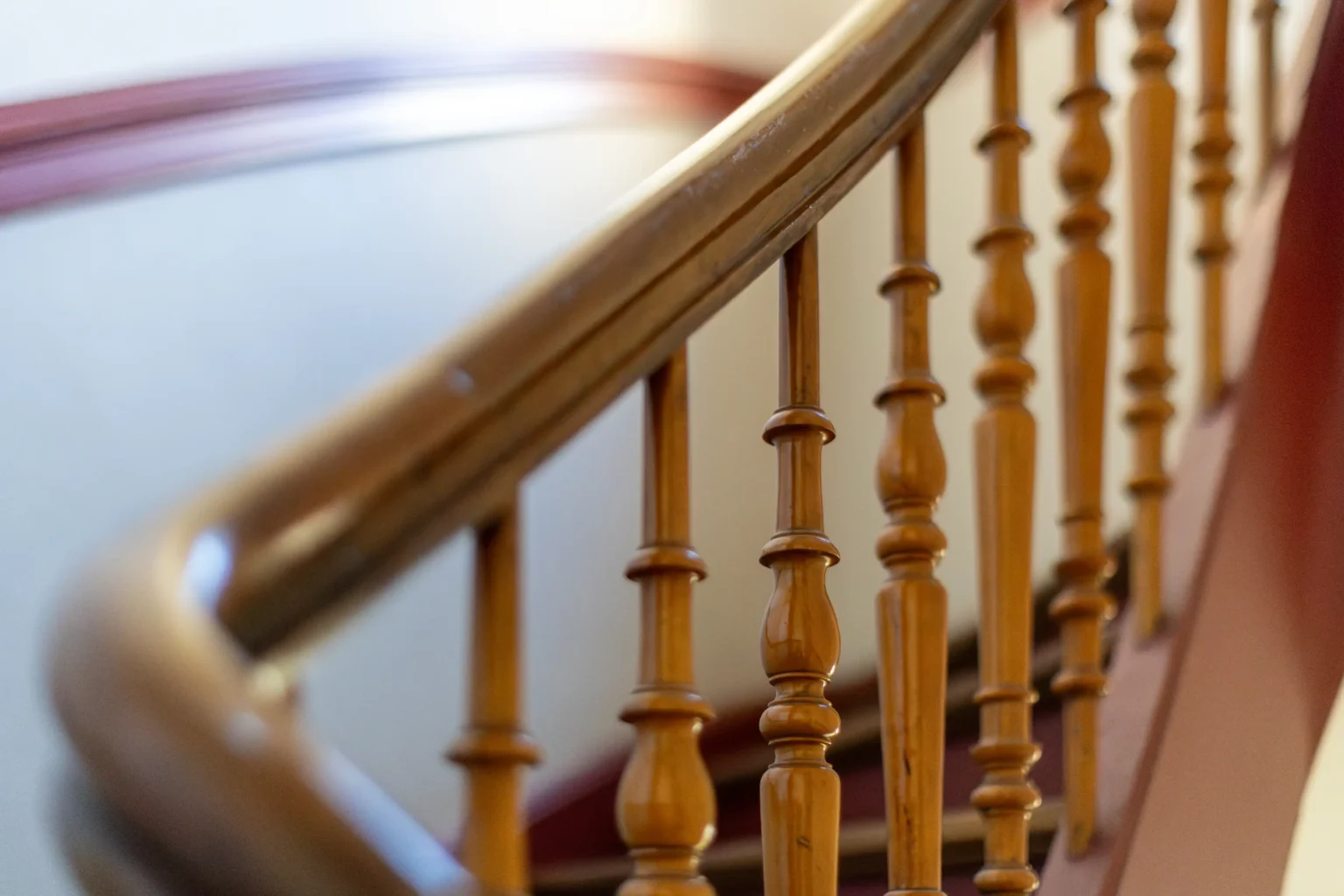 THE BELVEDERE: Maisonette-Wohnung im Nordend Treppenhaus - Marc Härter Immobilien - Immobilienmakler Frankfurt