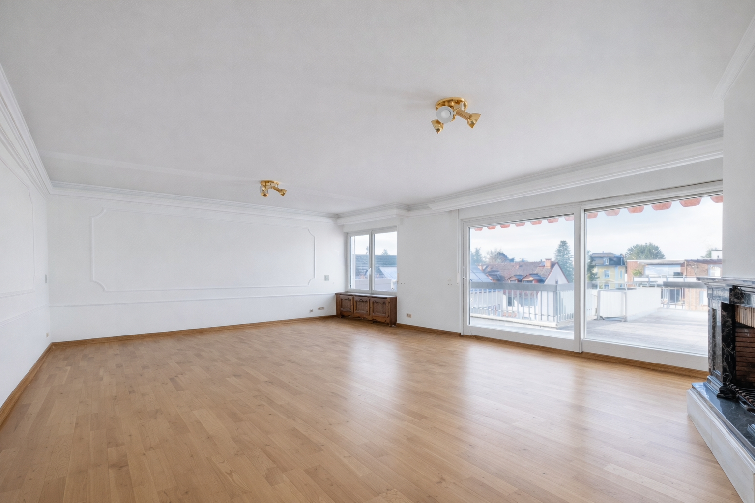 Lichtdurchflutetes Zuhause mit Panorama-Terrassen Lichtdurchflutetes Zuhause mit Panorama-Terrassen