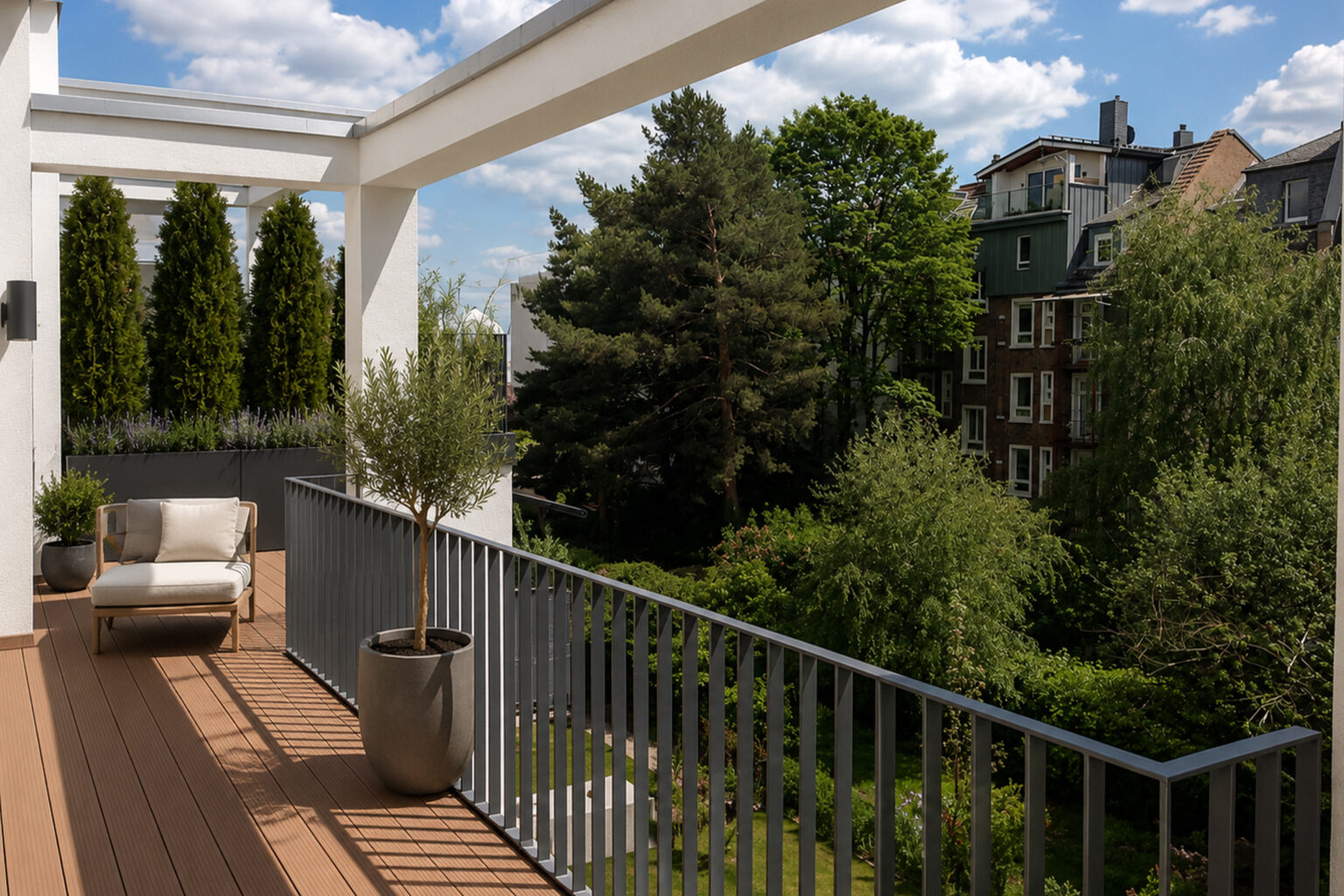 Bornheimer Höfe: Urbanes Penthouse-Feeling mit sonniger Südterrasse Bornheimer Höfe: Urbanes Penthouse-Feeling mit sonniger Südterrasse